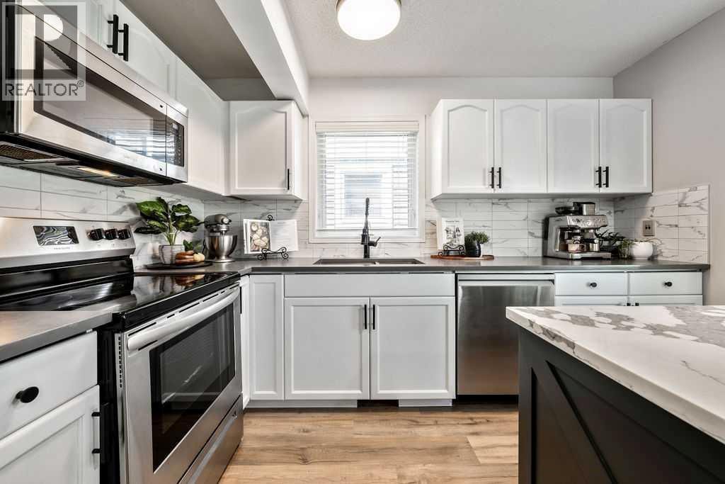 Single Family House for Sale in  Regal Park NE Renfrew Calgary 
