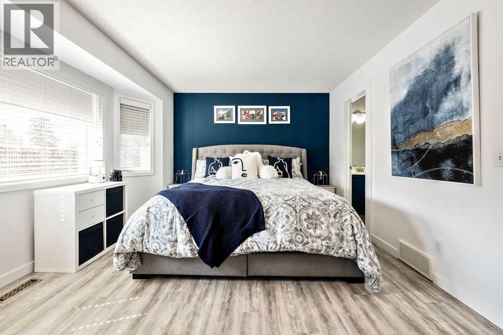 Single Family House for Sale in  Regal Park NE Renfrew Calgary 