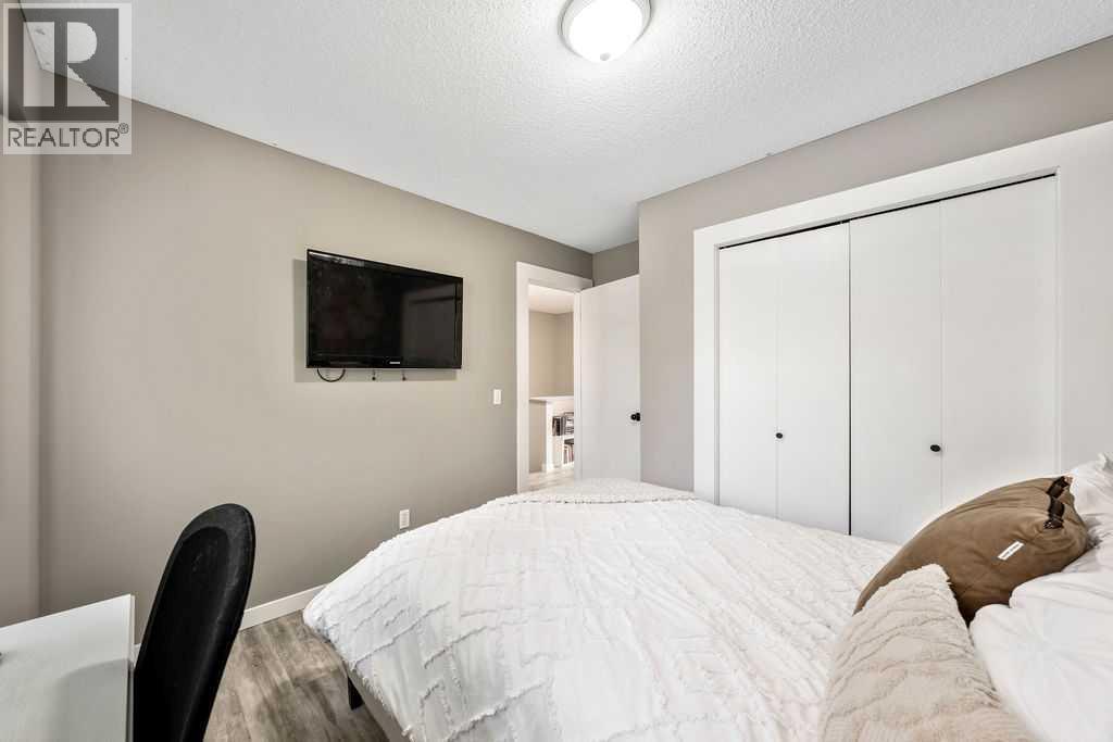 Single Family House for Sale in  Regal Park NE Renfrew Calgary 
