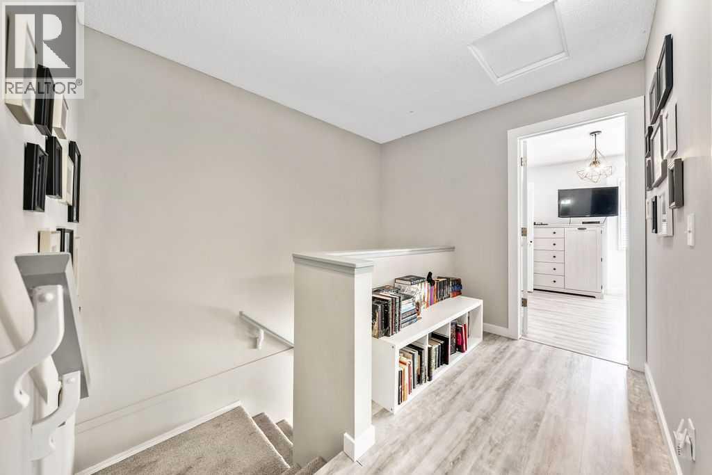 Single Family House for Sale in  Regal Park NE Renfrew Calgary 