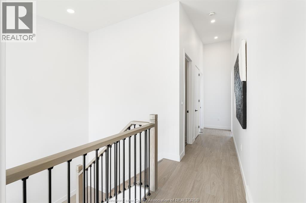 Photo 6 of 2035 2031 Seneca Street, Windsor ON