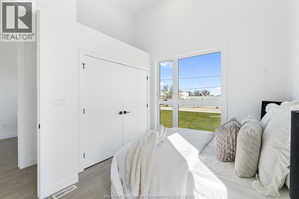 Photo 23 of 2035 2031 Seneca Street, Windsor ON