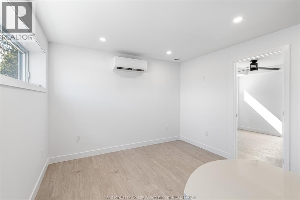 Photo 10 of 2035 2031 Seneca Street, Windsor ON