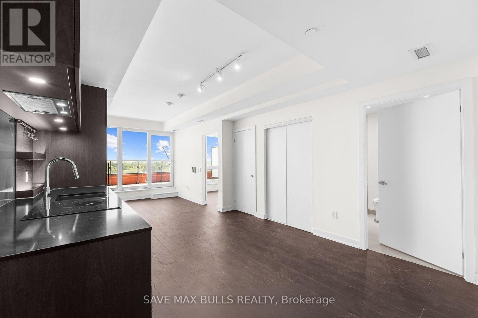 Photo 12 of 723 28 Ann Street, Mississauga ON