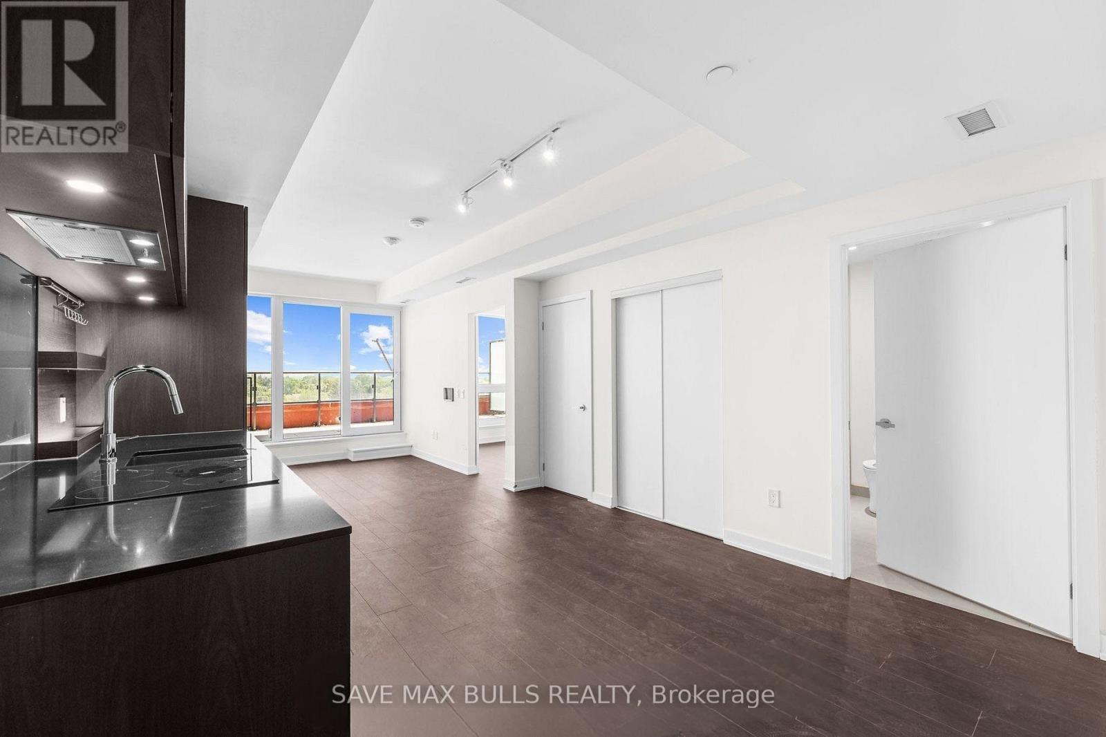 Photo 10 of 723 28 Ann Street, Mississauga ON