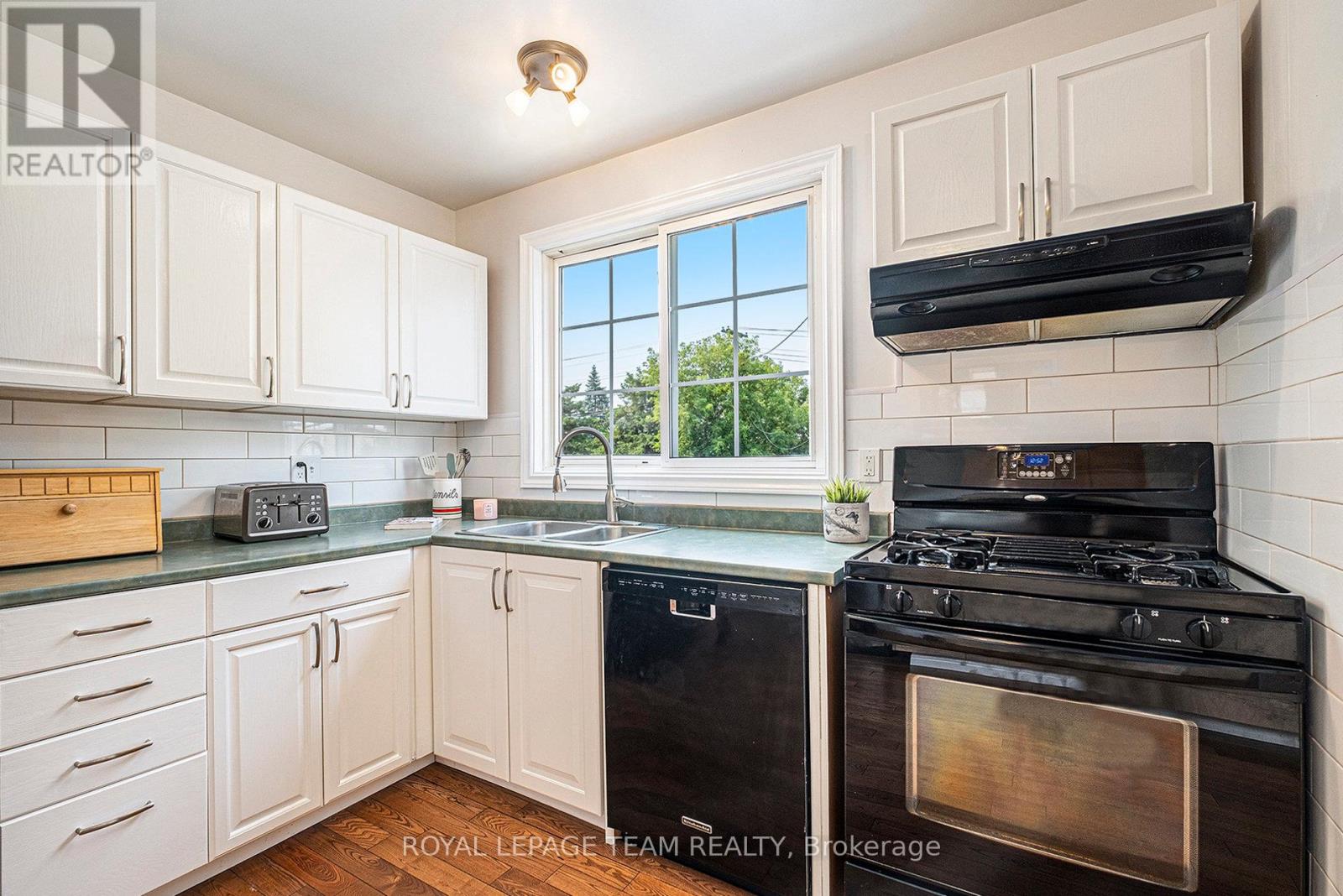Photo 23 of 32 Butterwick Street, Ottawa ON