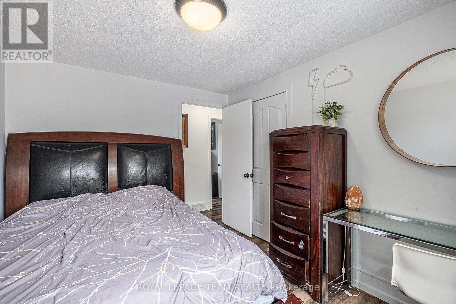 Photo 15 of 32 Butterwick Street, Ottawa ON