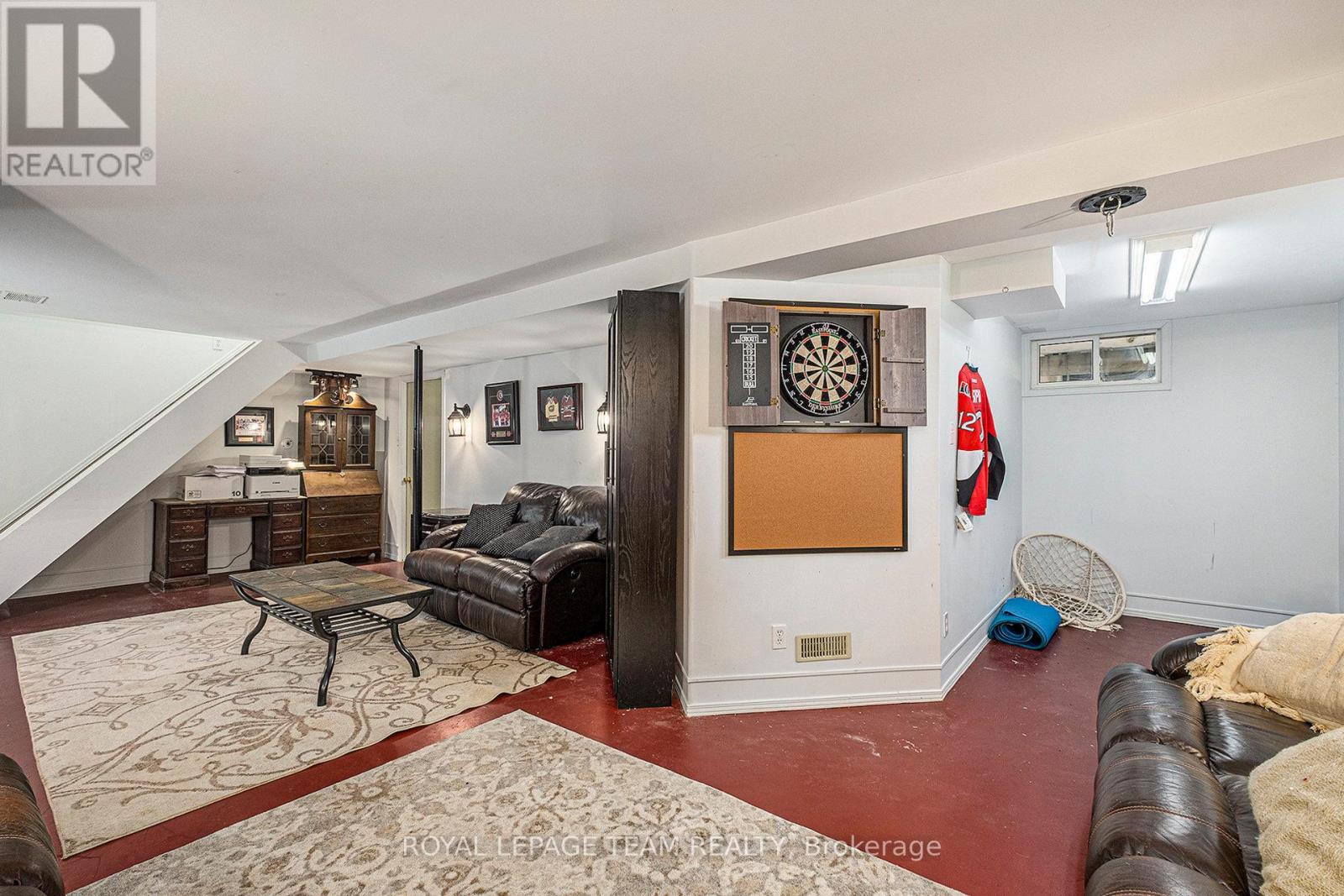 Photo 2 of 32 Butterwick Street, Ottawa ON