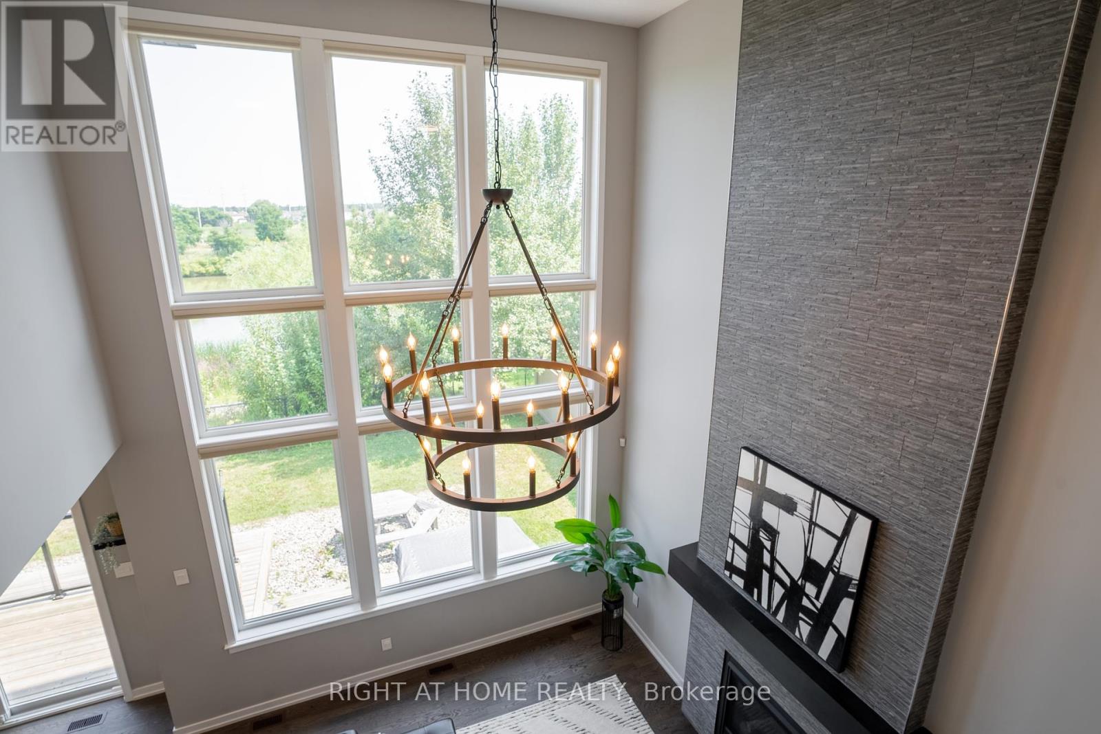 Photo 10 of 345 Andalusian Crescent, Ottawa ON