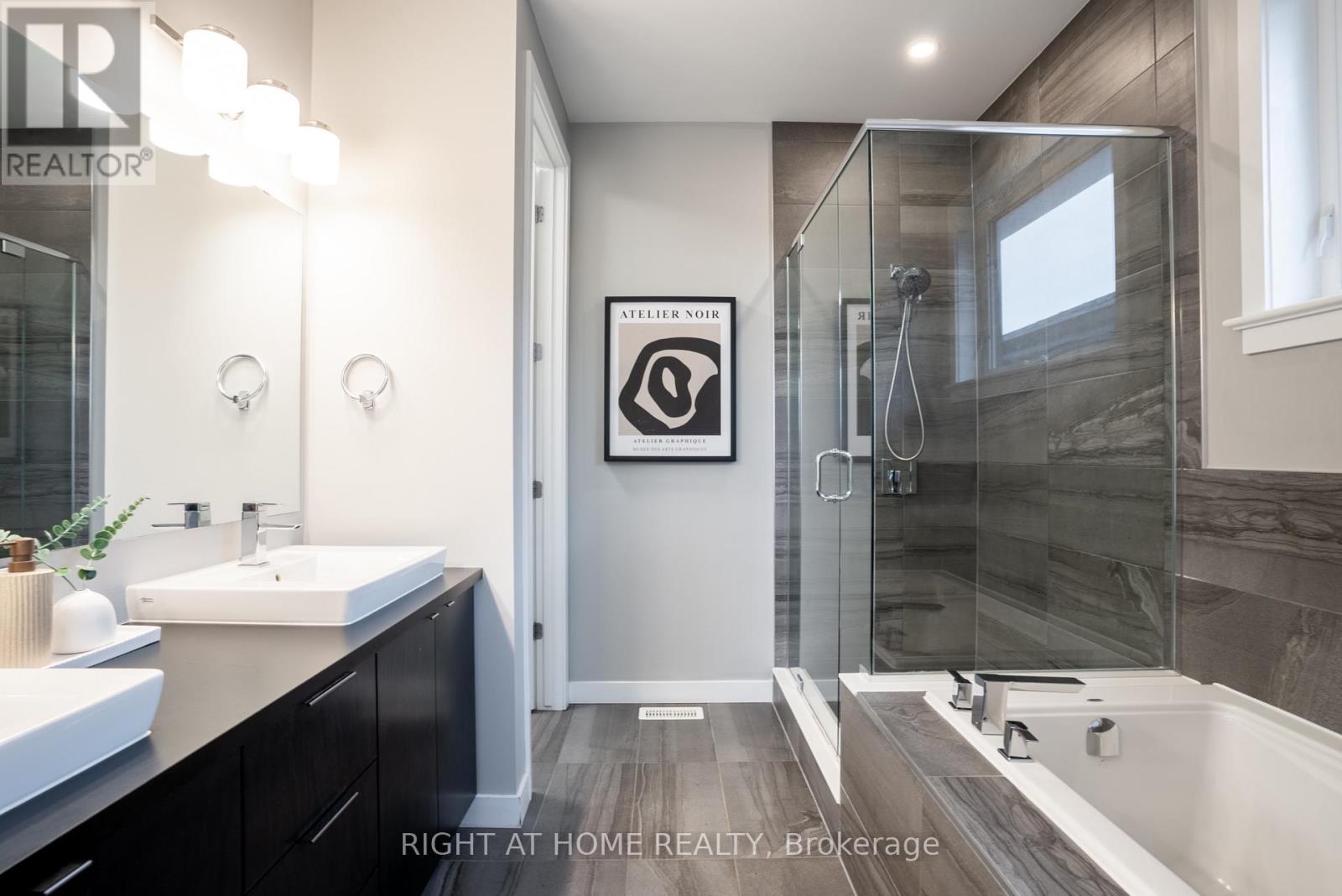 Photo 33 of 345 Andalusian Crescent, Ottawa ON