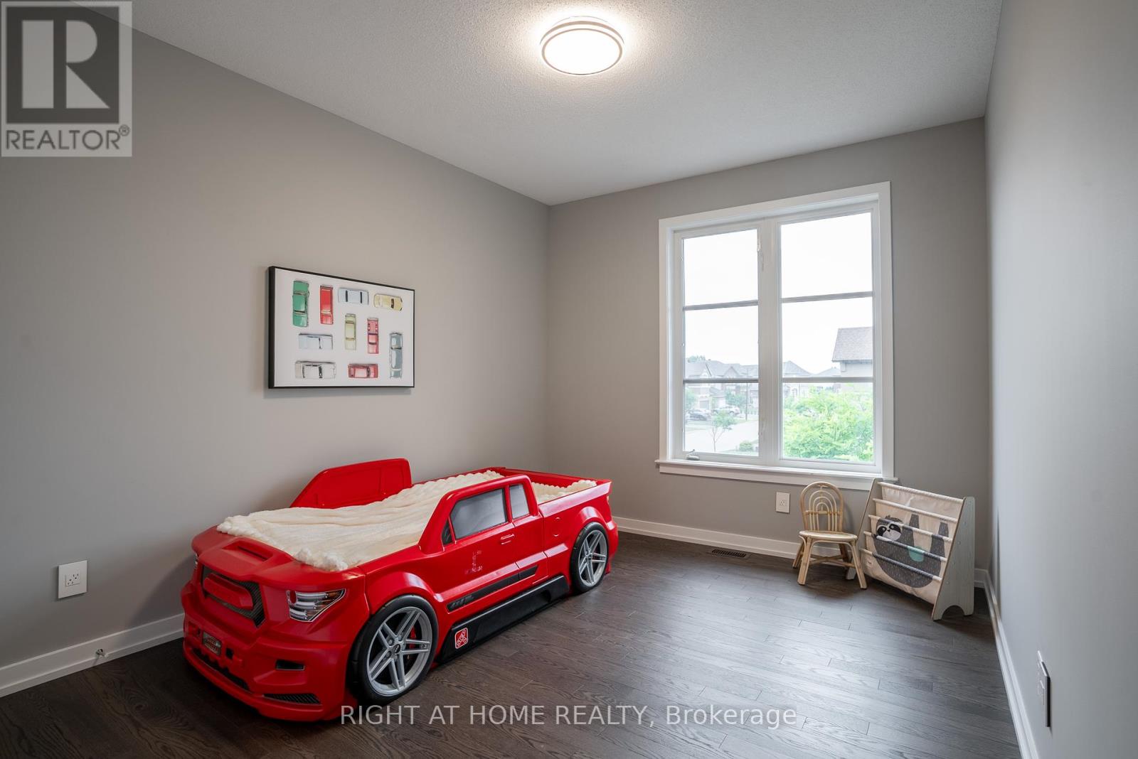 Photo 17 of 345 Andalusian Crescent, Ottawa ON