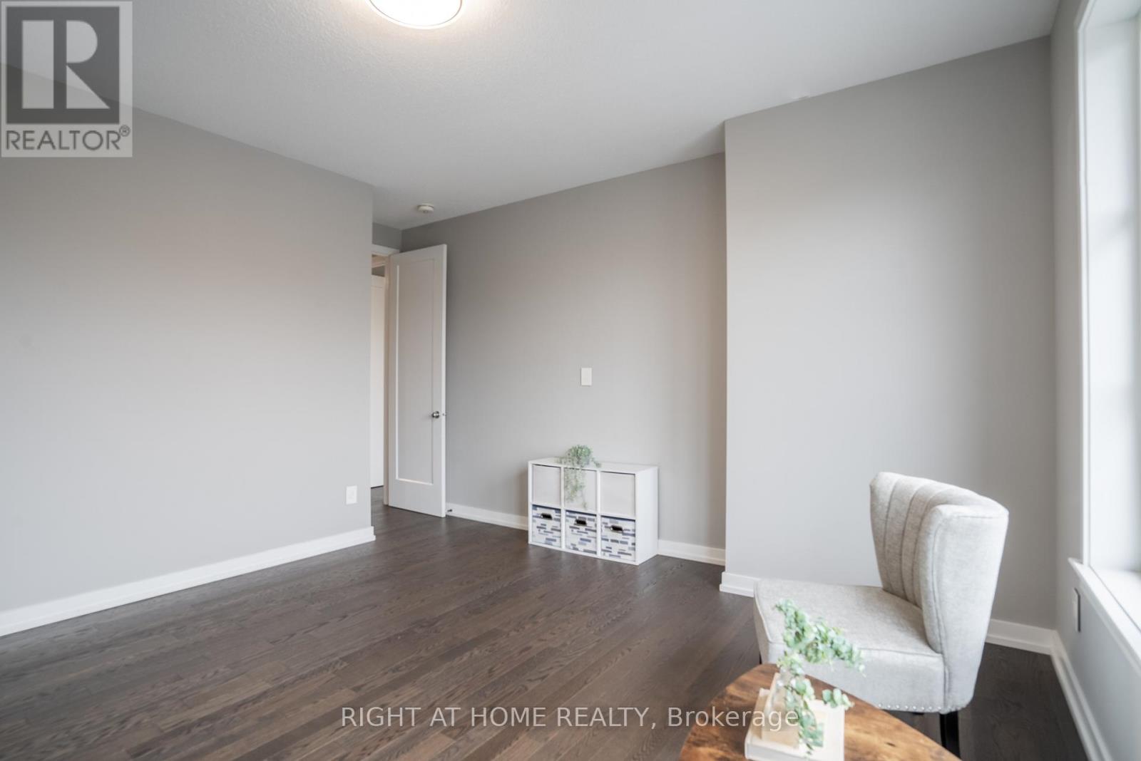 Photo 16 of 345 Andalusian Crescent, Ottawa ON