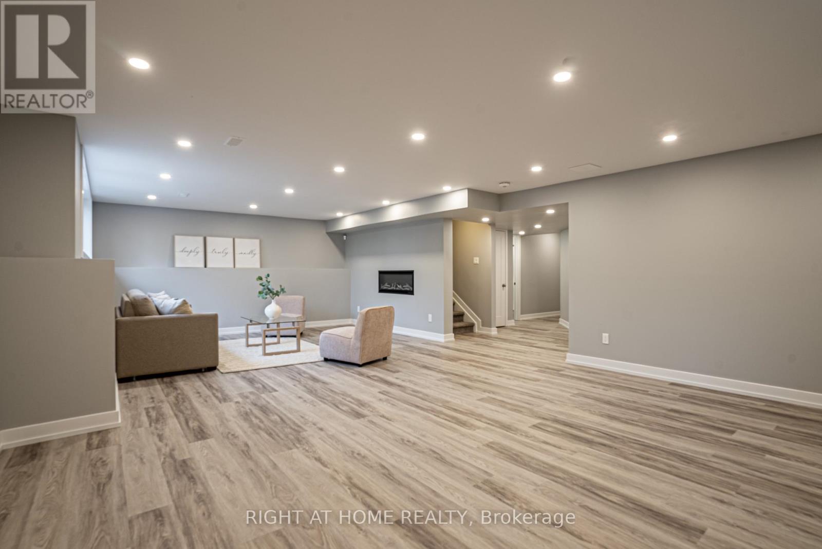 Photo 29 of 345 Andalusian Crescent, Ottawa ON