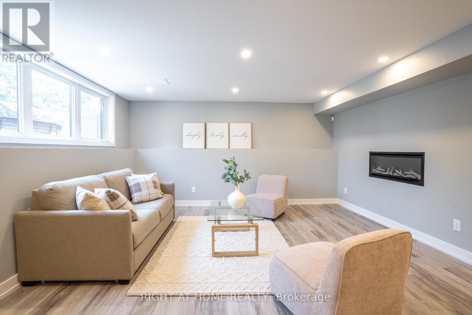 Photo 26 of 345 Andalusian Crescent, Ottawa ON
