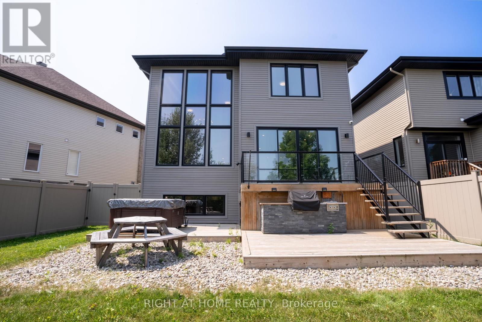 Photo 27 of 345 Andalusian Crescent, Ottawa ON