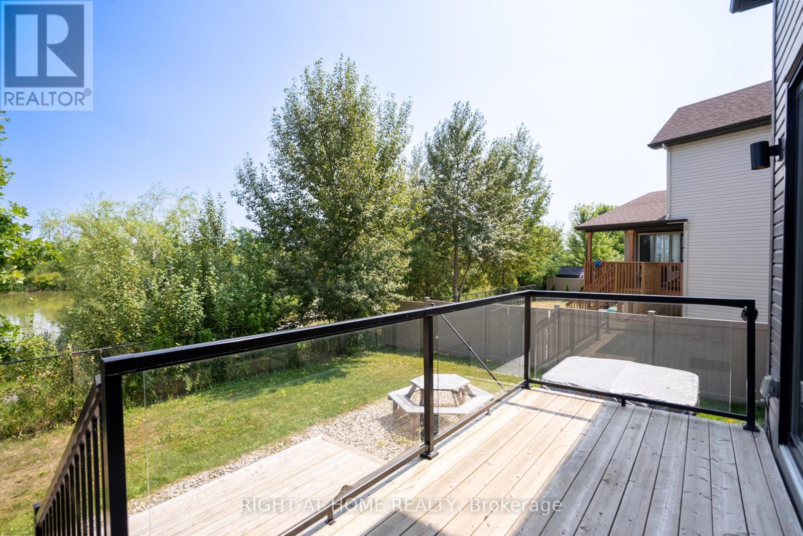 Photo 6 of 345 Andalusian Crescent, Ottawa ON