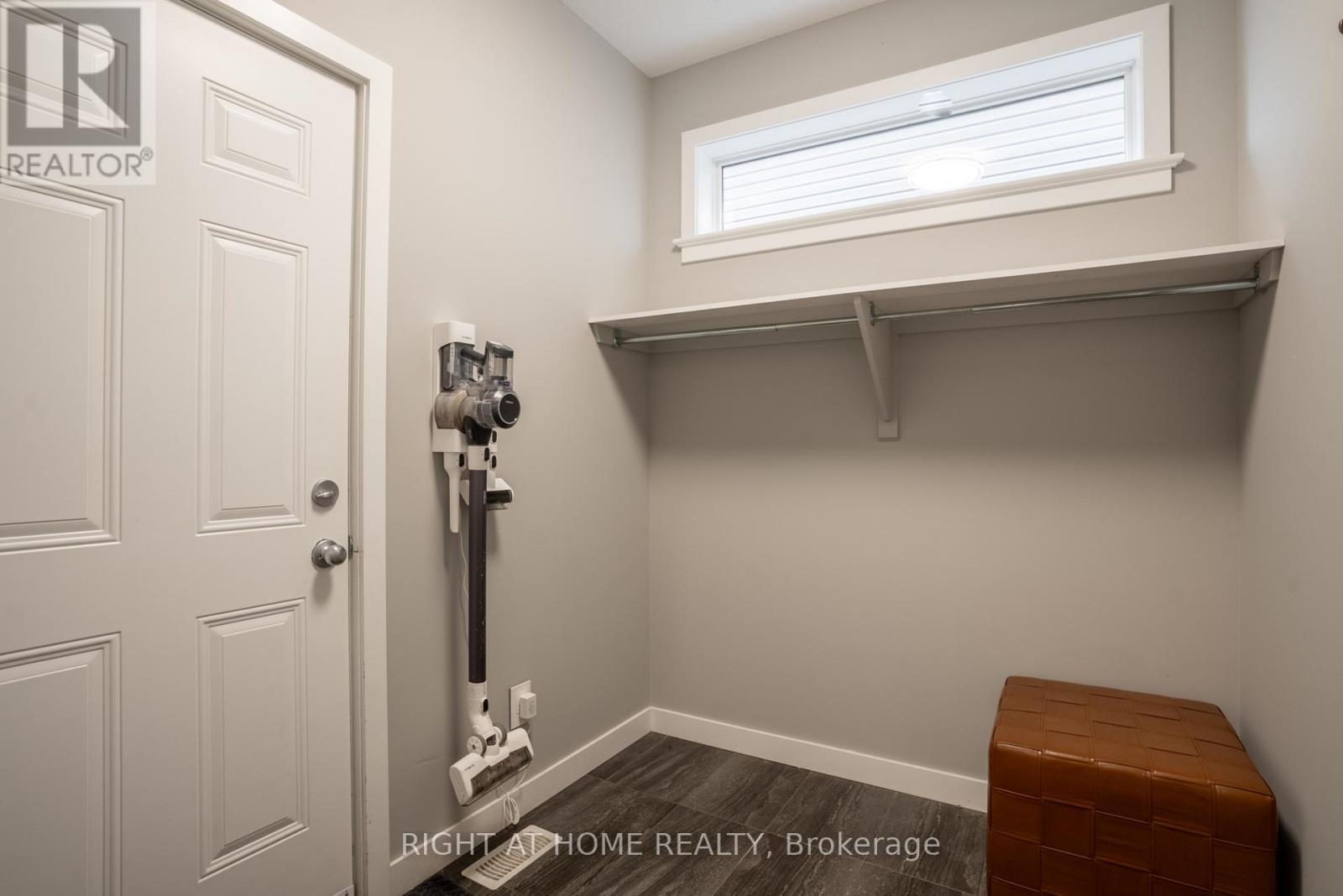 Photo 3 of 345 Andalusian Crescent, Ottawa ON