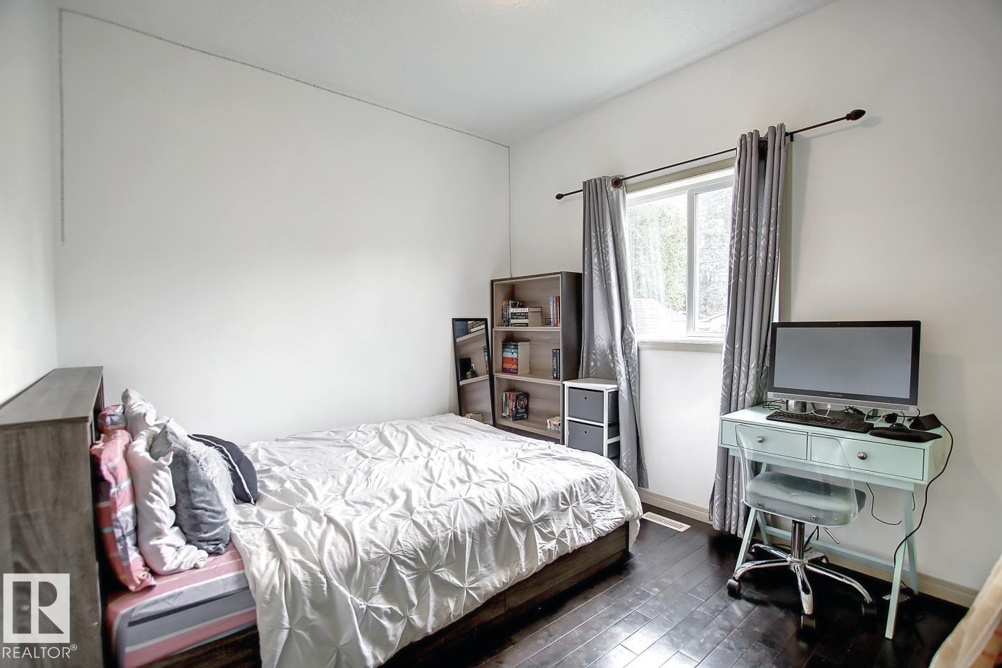 Photo 18 of 11912 91 St Nw, Edmonton AB