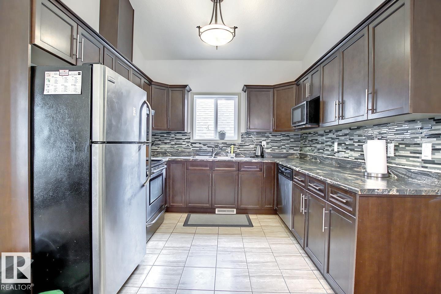 Photo 2 of 11912 91 St Nw, Edmonton AB