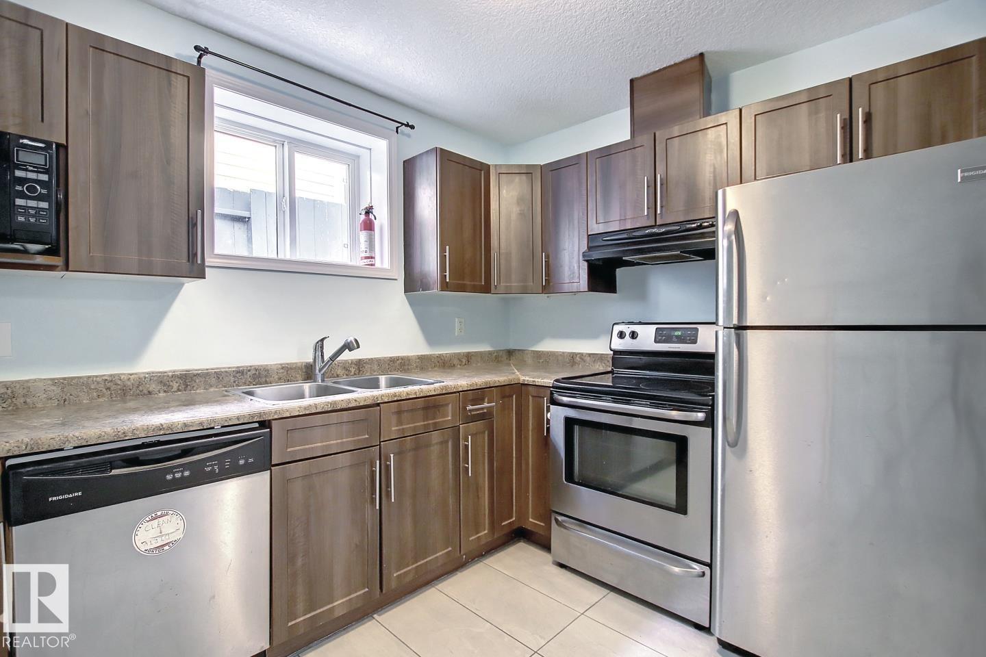 Photo 27 of 11912 91 St Nw, Edmonton AB