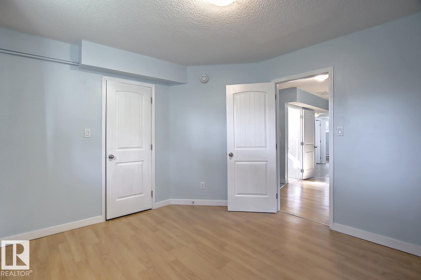 Photo 32 of 11912 91 St Nw, Edmonton AB