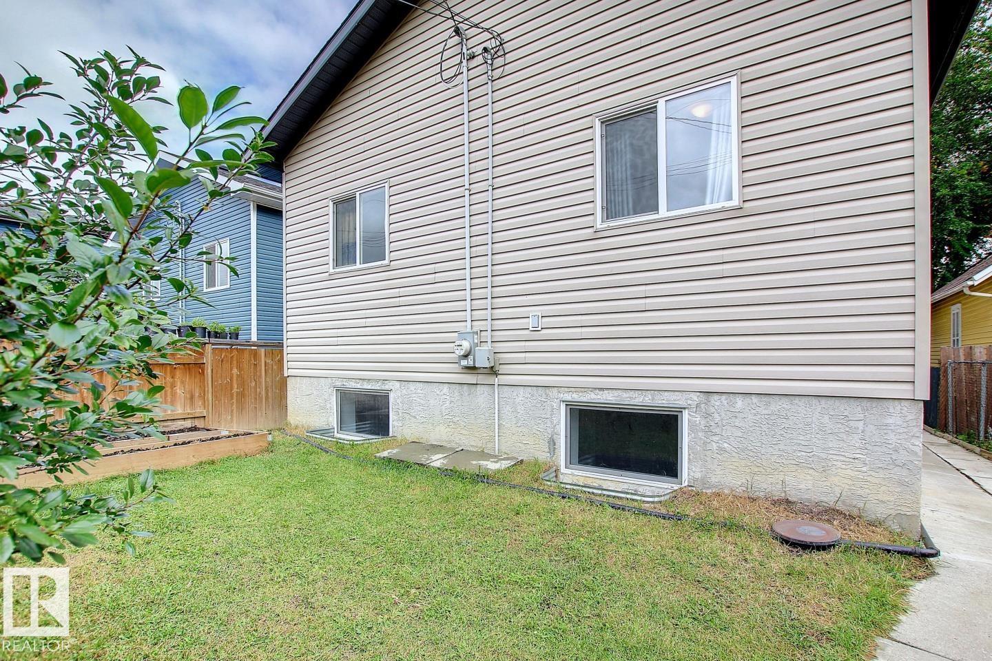Photo 41 of 11912 91 St Nw, Edmonton AB
