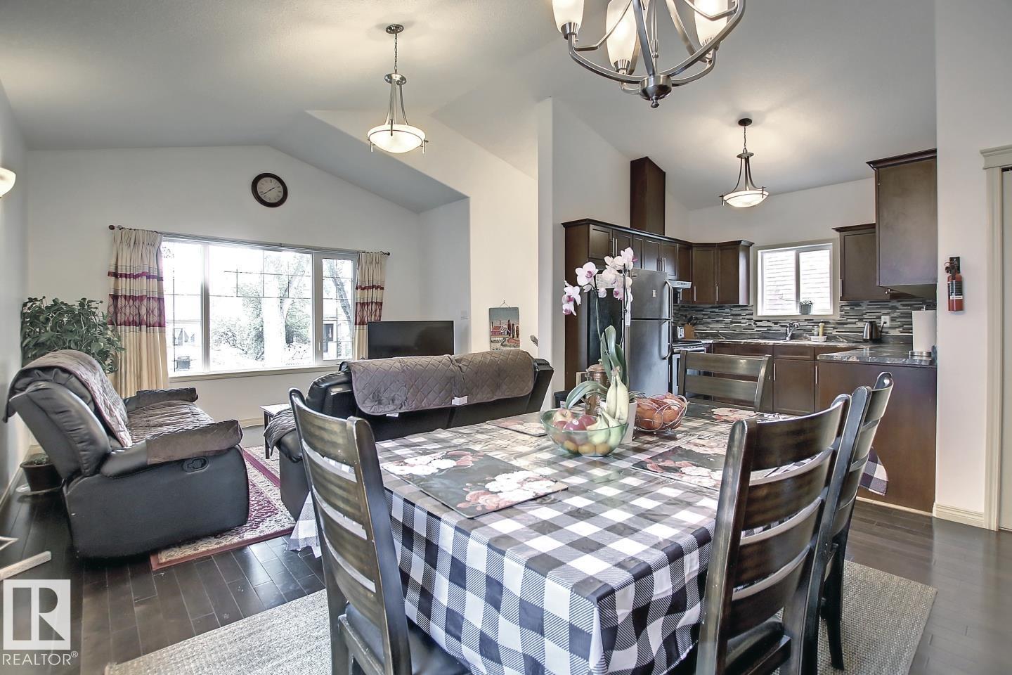 Photo 7 of 11912 91 St Nw, Edmonton AB
