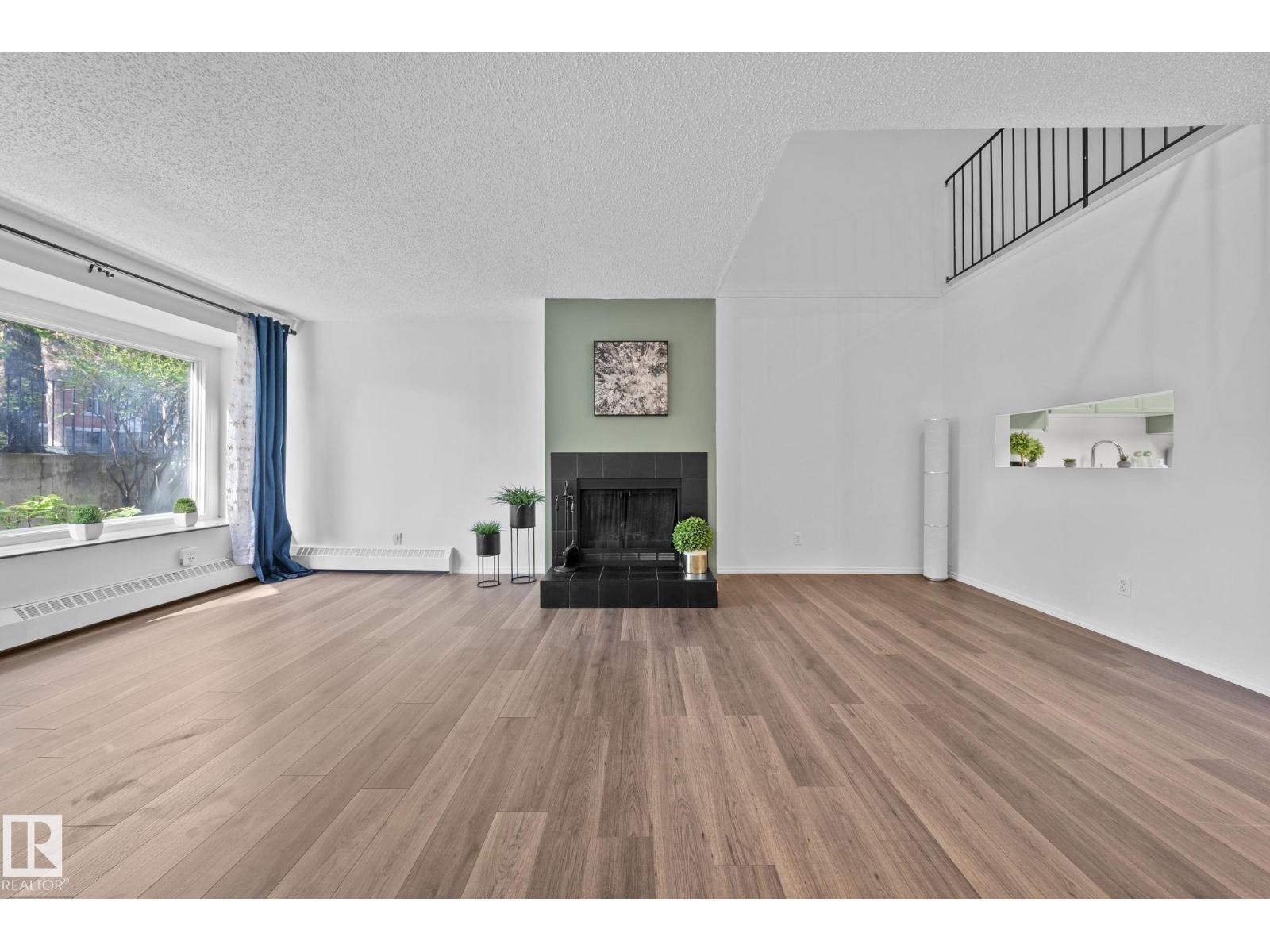 Photo 16 of 10520 84 Av Nw, Edmonton AB