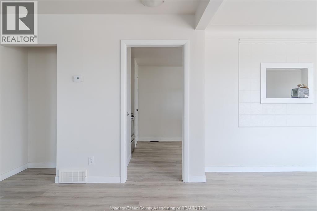 Photo 5 of 263 Talbot Street North, Essex ON