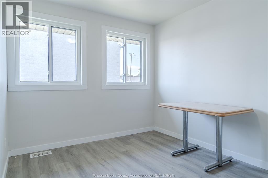 Photo 7 of 263 Talbot Street North, Essex ON
