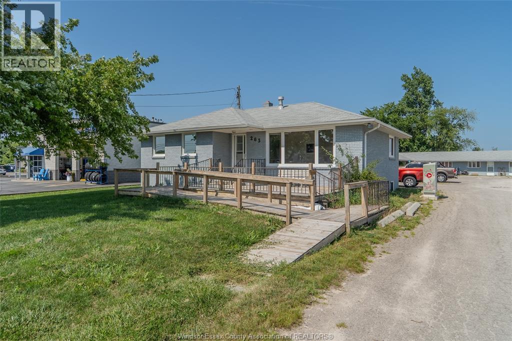 Photo 11 of 263 Talbot Street North, Essex ON