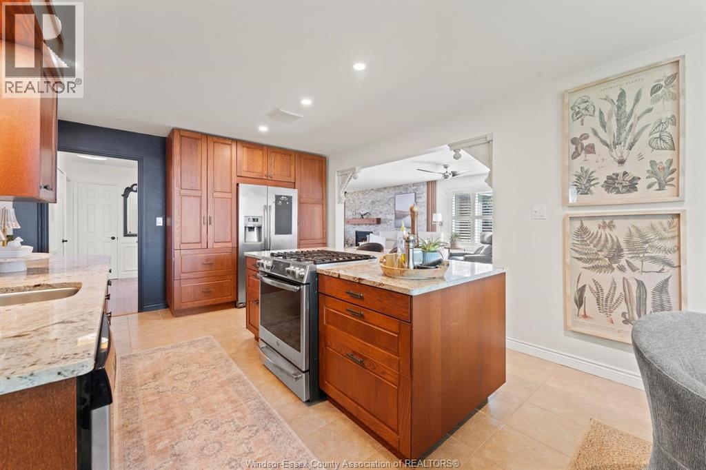 Photo 37 of 3914 St Clair, Stoney Point ON