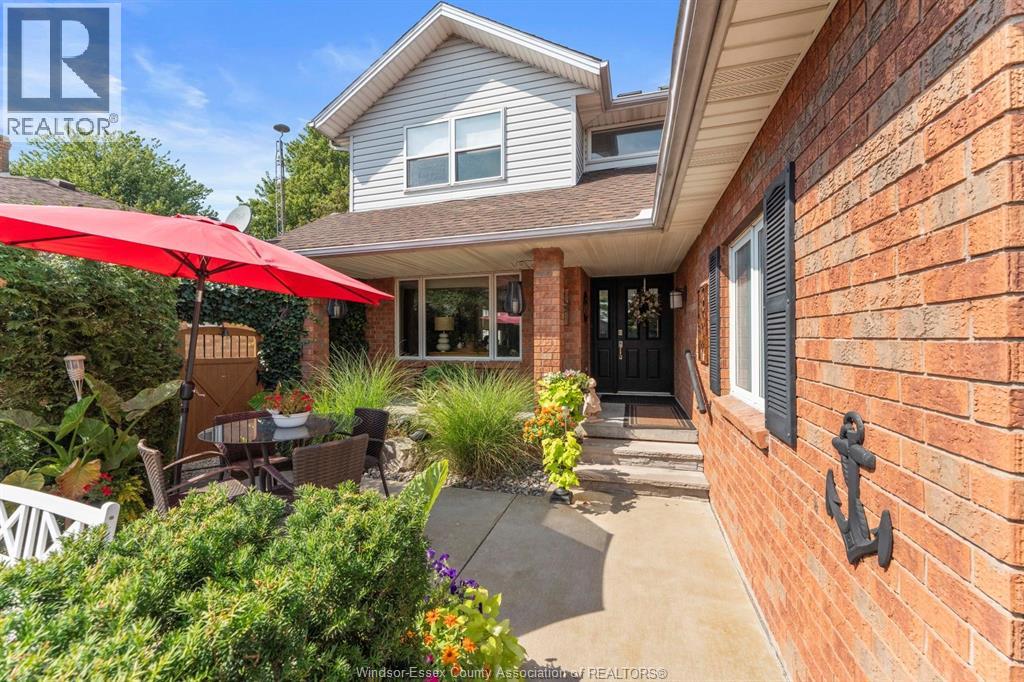 Photo 3 of 3914 St Clair, Stoney Point ON