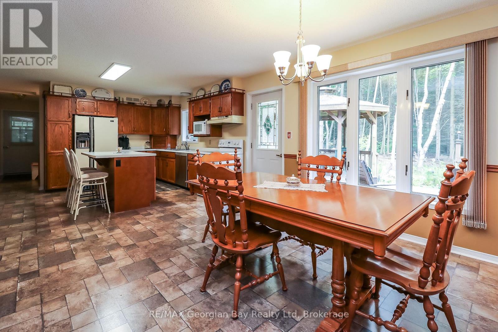 Photo 11 of 436 Puddicombe Road, Midland ON
