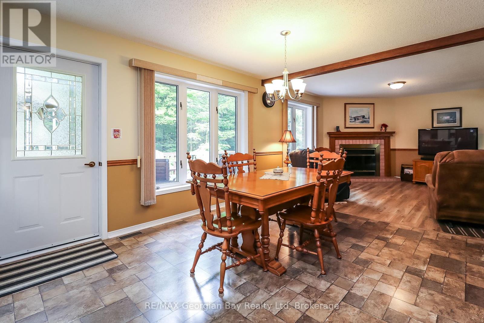 Photo 12 of 436 Puddicombe Road, Midland ON