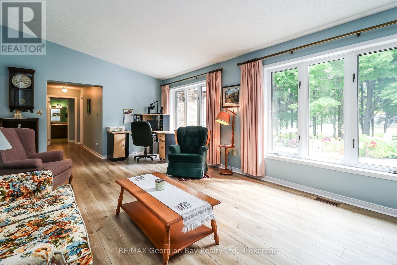 Photo 17 of 436 Puddicombe Road, Midland ON