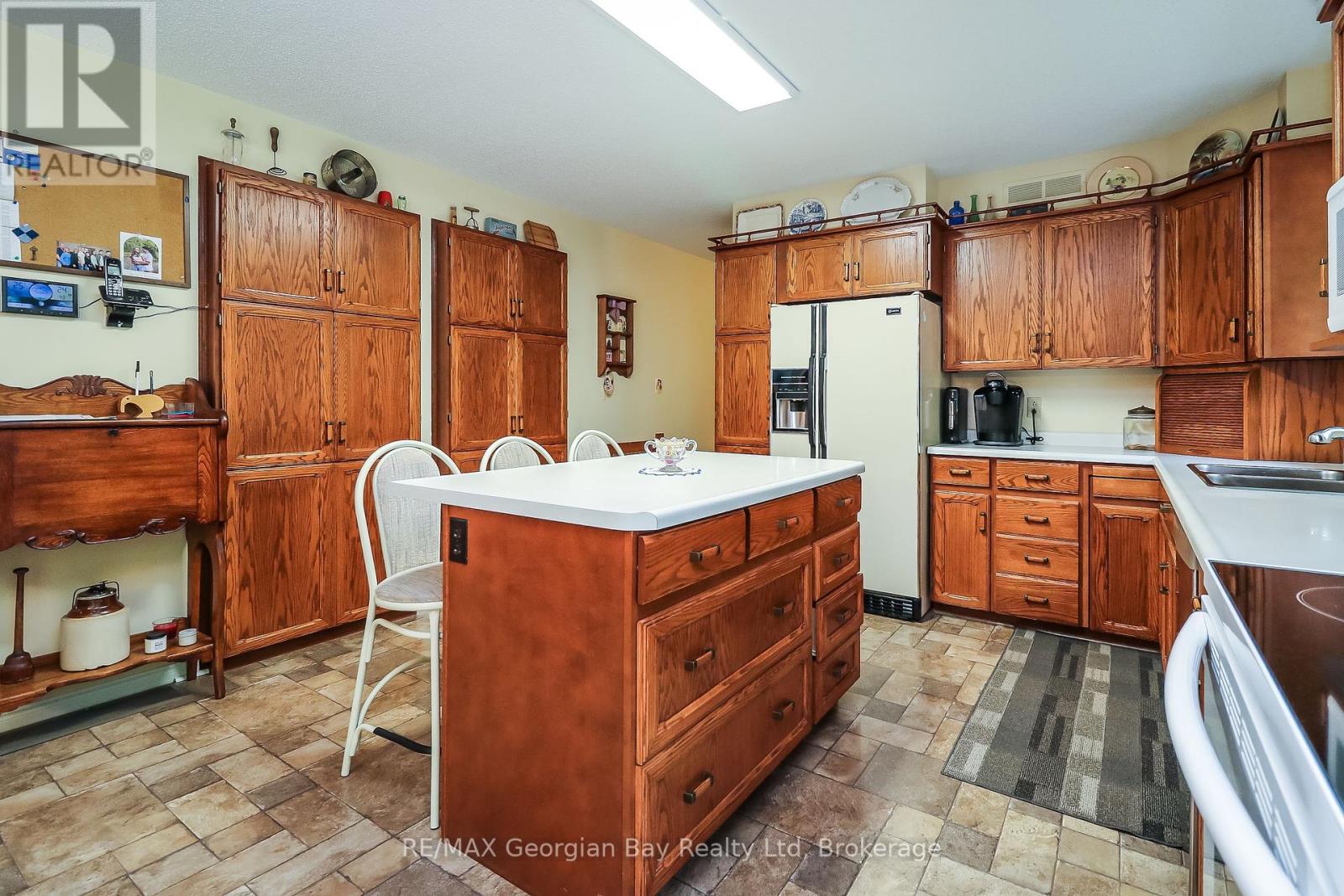 Photo 7 of 436 Puddicombe Road, Midland ON