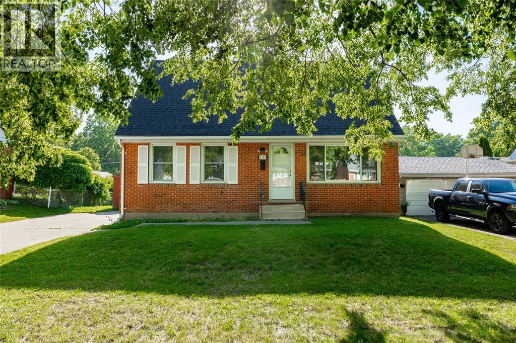 Photo 17 of 1329 Kim Street, Sarnia ON