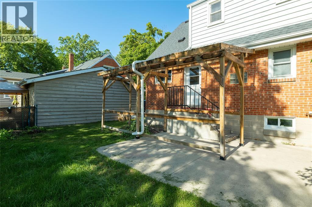 Photo 11 of 1329 Kim Street, Sarnia ON