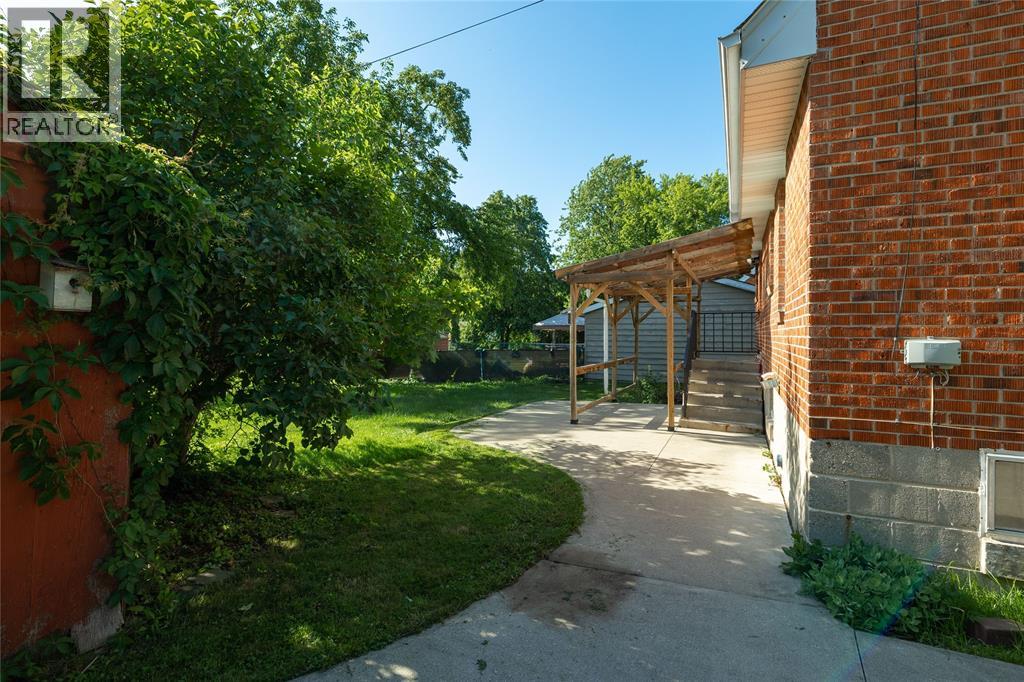 Photo 9 of 1329 Kim Street, Sarnia ON