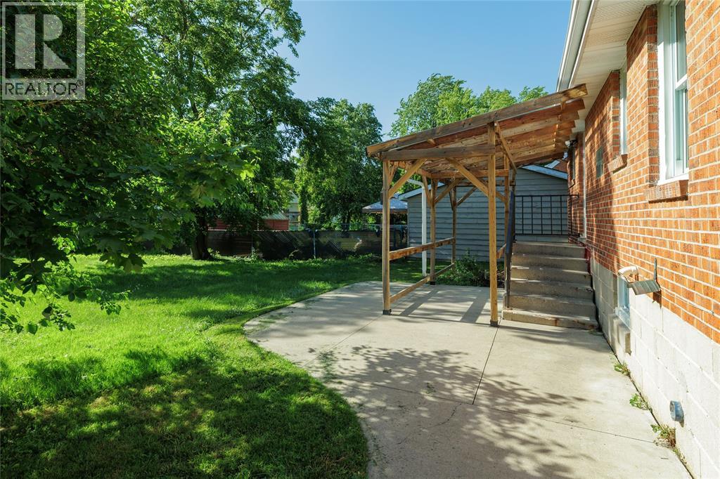 Photo 33 of 1329 Kim Street, Sarnia ON