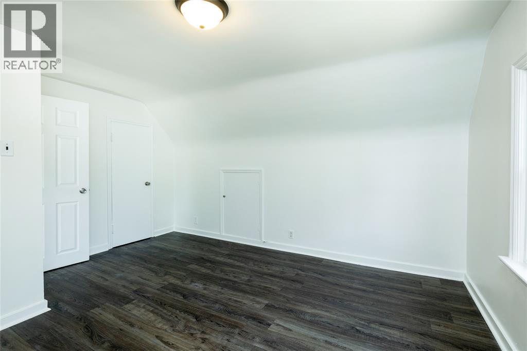 Photo 4 of 1329 Kim Street, Sarnia ON