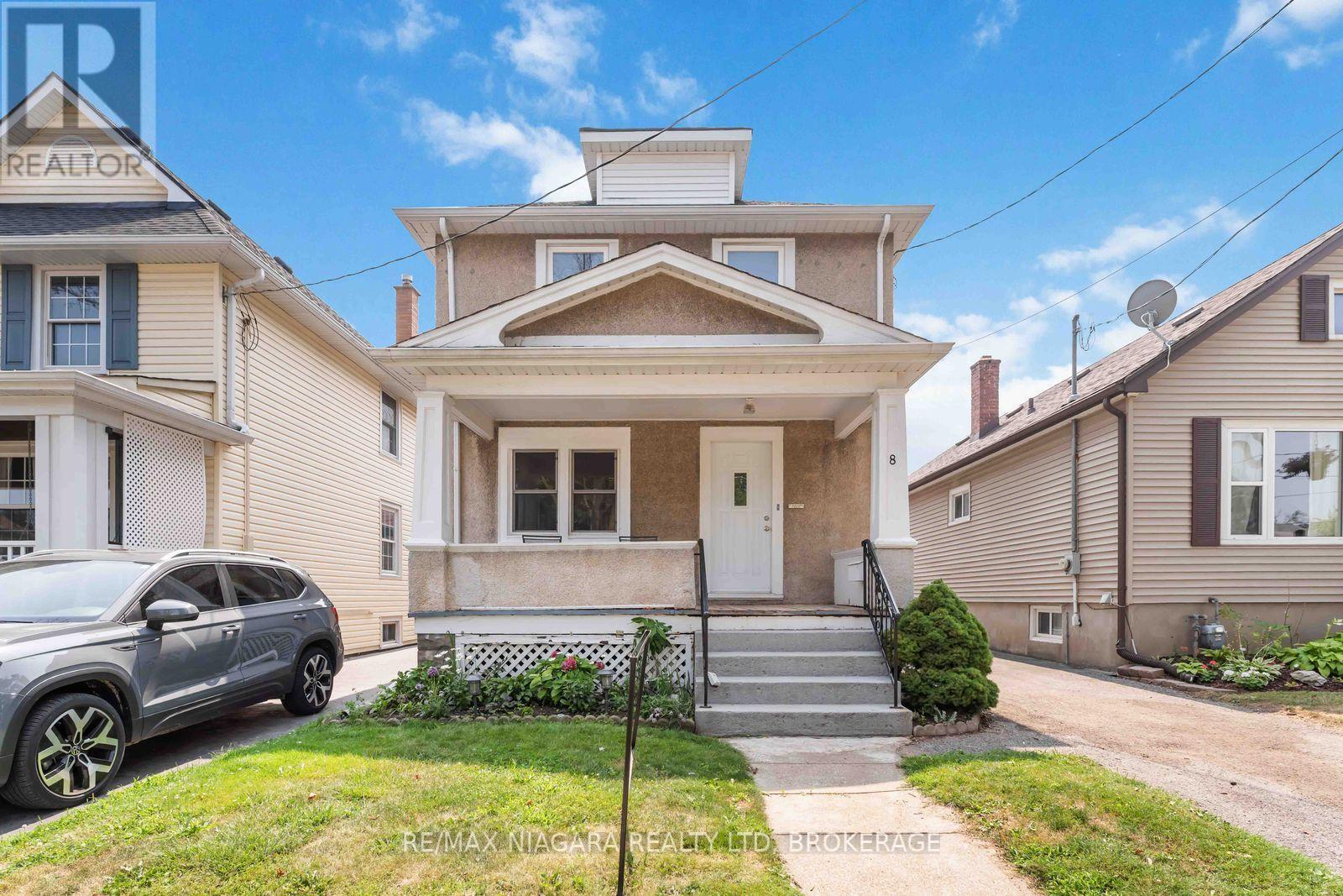 Photo 4 of 8 Russell Avenue, St Catharines ON
