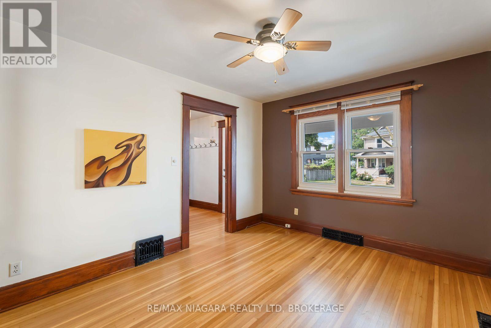 Photo 22 of 8 Russell Avenue, St Catharines ON