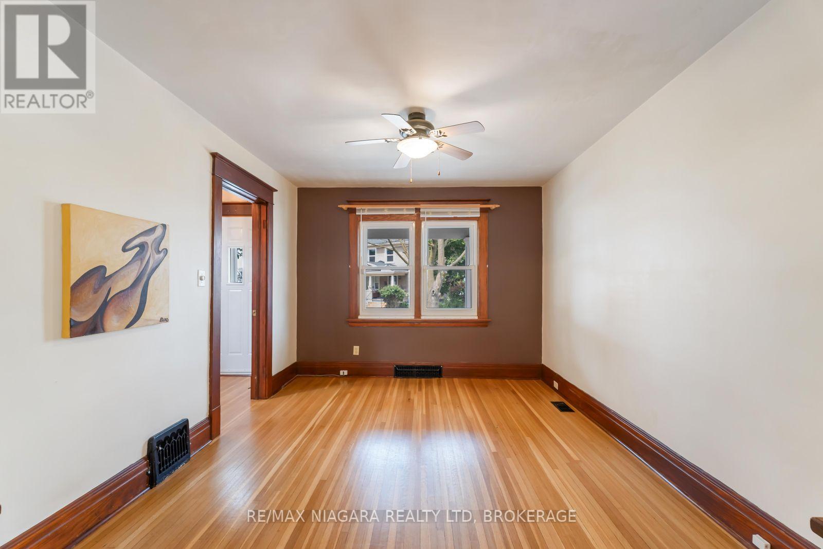 Photo 30 of 8 Russell Avenue, St Catharines ON
