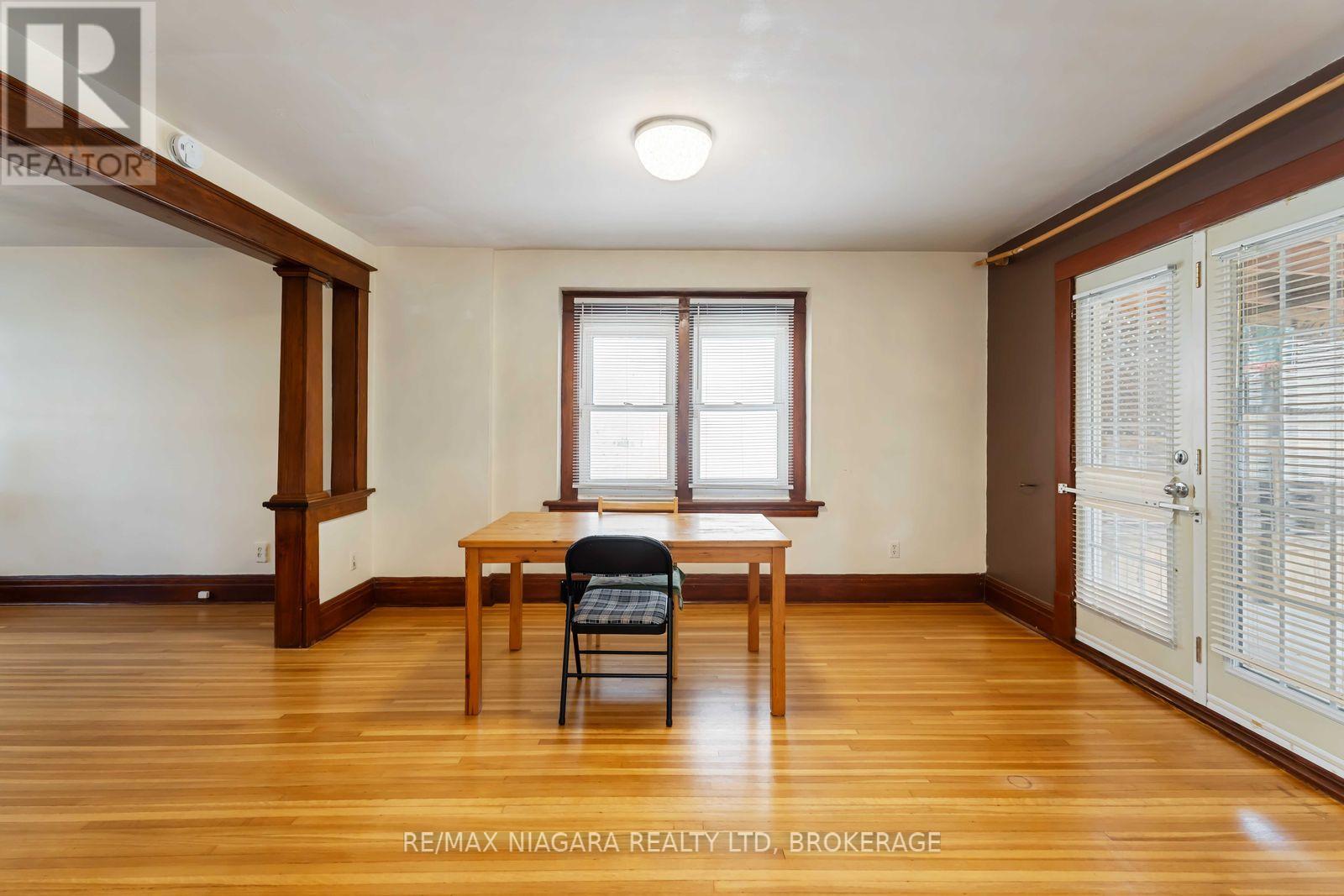 Photo 5 of 8 Russell Avenue, St Catharines ON
