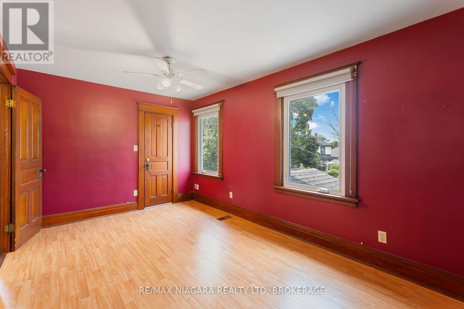 Photo 15 of 8 Russell Avenue, St Catharines ON