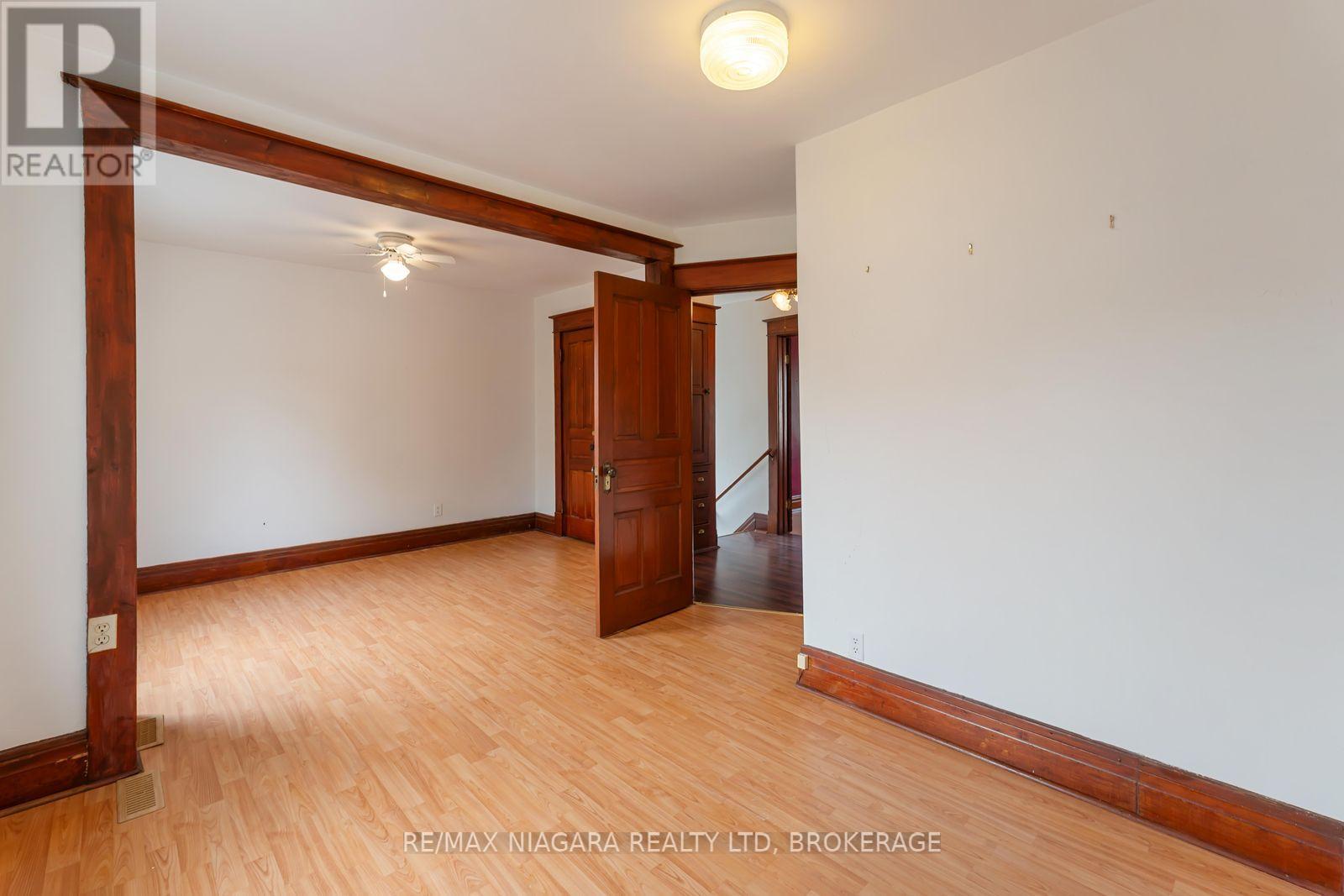 Photo 11 of 8 Russell Avenue, St Catharines ON
