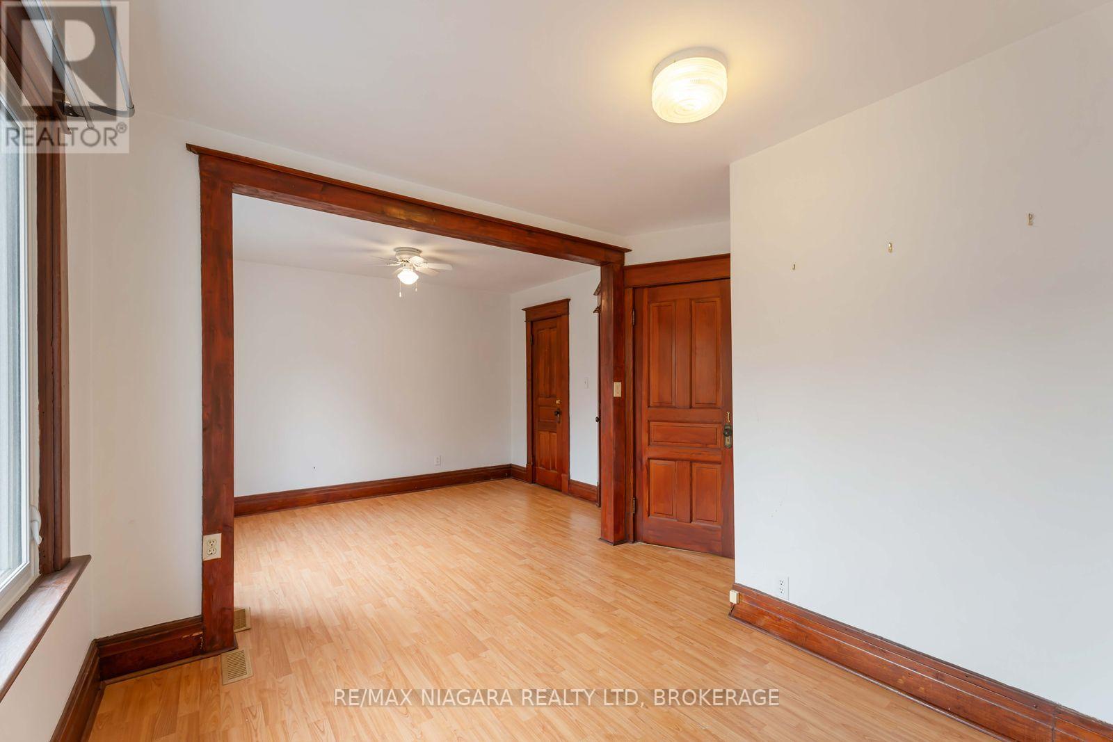 Photo 12 of 8 Russell Avenue, St Catharines ON