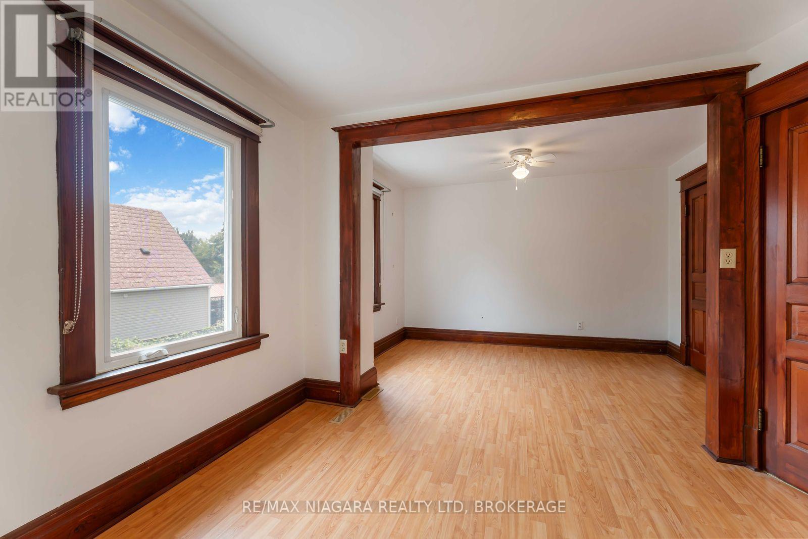 Photo 33 of 8 Russell Avenue, St Catharines ON
